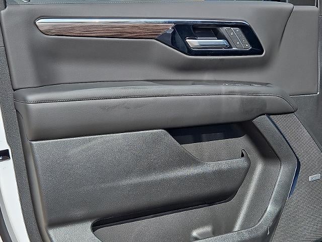2026 Chevrolet Suburban Z71 - Photo 18