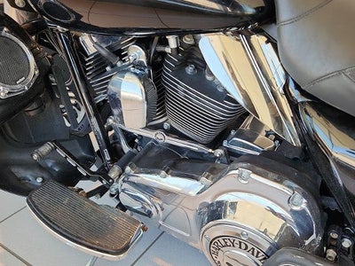 2011 HARLEY-DAV FLTRU Base